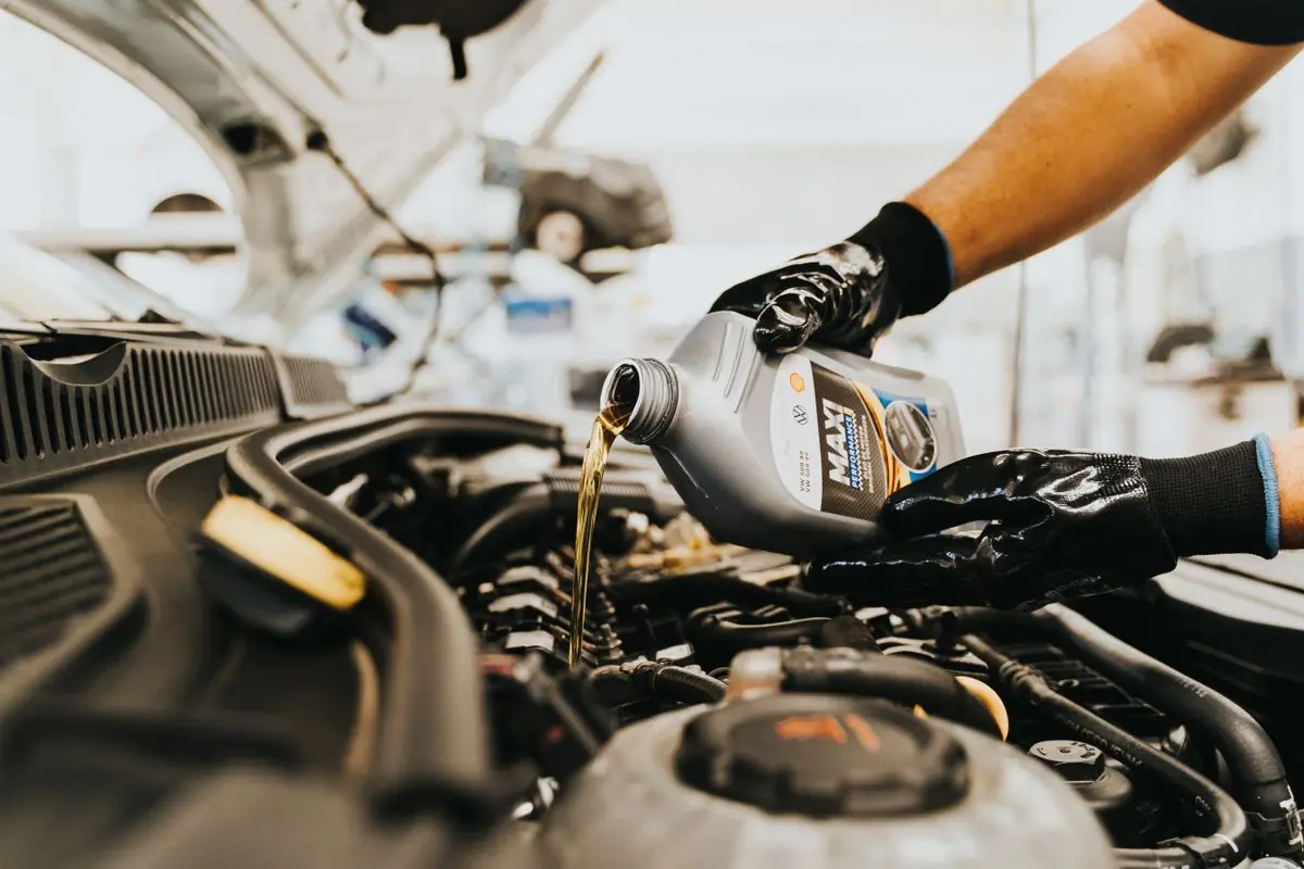 Automotive and industrial lubricant oils